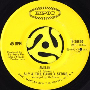 画像1: SLY & THE FAMILY STONE / SMILIN' b/w LUV N' HAIGHT (45's) (1)