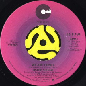 画像1: SISTER SLEDGE / WE ARE FAMILY b/w EASIER TO LOVE (45's) (1)