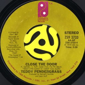 画像1: TEDDY PENDERGRASS / CLOSE THE DOOR (LIVE) (45's) (1)